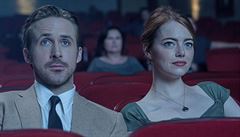 Ryan Gosling (vlevo) s herekou Emmou Stoneovou. 