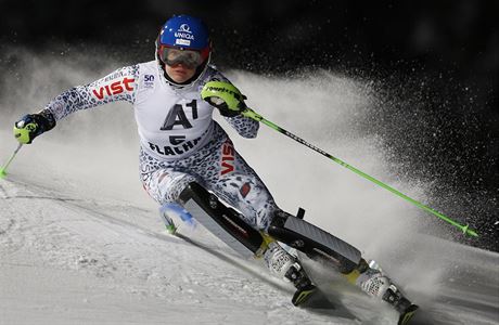 Slovenka Veronika Velez-Zuzulová ve slalomu Svtového poháru.