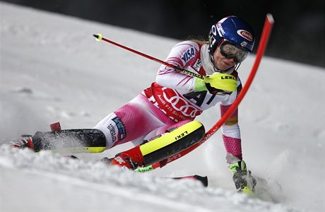 Amerianka Mikaela Shiffrinov ve slalomu Svtovho pohru.