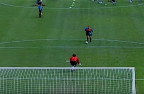 Penaltové rozstely zaila v 90. letech minulého století MLS.