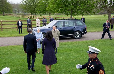 Jej Vsost krlovna Albta vt prezidentsk pr na hrad Windsor.