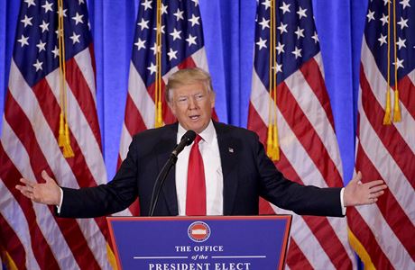 Nastupující prezident Donald Trump bhem první tiskové konference od zvolení...