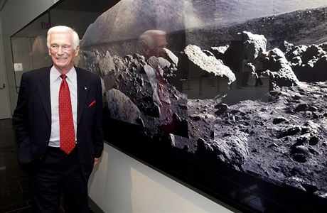 Ve vku 82 let zemel americk astronaut Eugene Cernan.