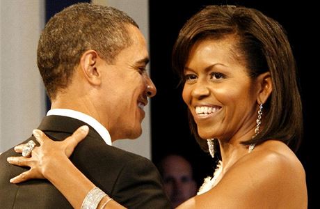 Barack a Michelle Obamovi bhem prvnho inauguranho blu.