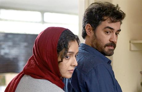 Film Klient (2016) - Rana (Taraneh Alidoostiová) a Emad (Shahab Hosseini).