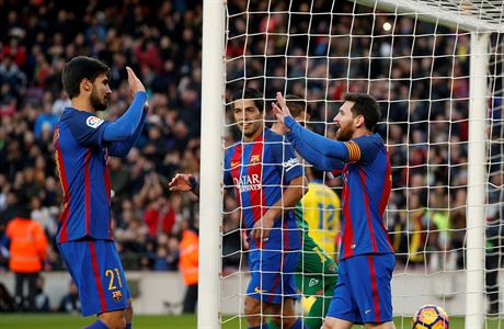 Andre Gomes a Lionel Messi slav gl do st Las Palmas.