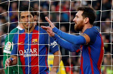 Lionel Messi zaídil Barcelon postup na první místo tabulky.