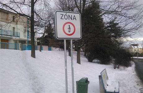 Znaka zakazujc vjezd voztek segway na praskm Spoilov.