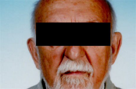 V nedoitých 89 letech byl údajn Otakar R. pravideln kurtován k posteli...