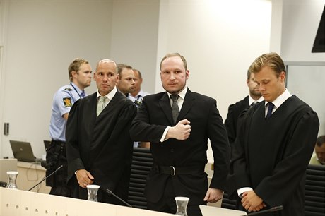 Masový vrah Andres Breivik u soudu ničeho nelitoval.