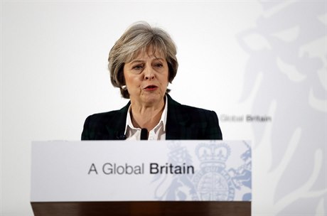 Britská premiérka Theresa Mayová bhem proslovu o eení brexitu.