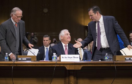 Rex Tillerson (uprosted), kandidát na ministra zahranií zstal 41 let vren...