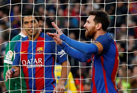 Lionel Messi zaídil Barcelon postup na první místo tabulky.