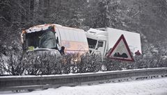 Nehoda deseti aut zablokovala dlnici D1 u Jihlavy smrem na Brno