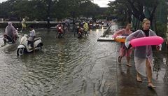 Počet obětí záplav v Thajsku stoupl na 40. Obvyklé sucho vystřídaly trvalé deště