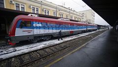 Srbtí pedstavitelé v sobotu v Blehrad vyprovodili vlak ruské výroby...