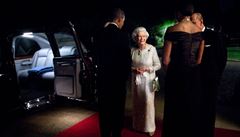 Prezident a první dáma se rozlouili s Její Výsostí královnou Albtou II. a...