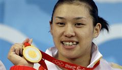ínská vzpraka Cchao Lej se zlatou olympijskou medailí z kategorie do 75 kg.