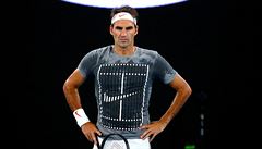 Roger Federer bhem tréninku ped Australian Open.