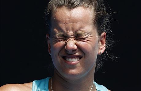 Barbora Strcov v osmifinle Australian Open.