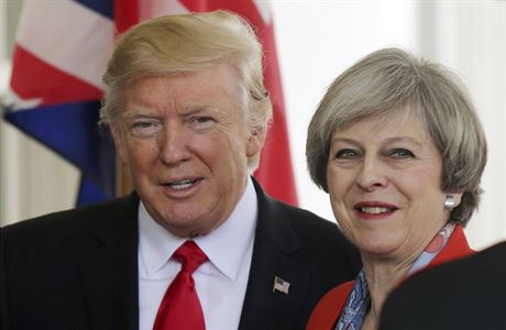 Donald Trump s britskou premiérkou Theresou Mayovou.