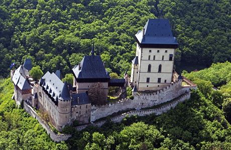 Karltejn byl loni djitm karlovských oslav. Probhla také sbírka Opravte s...