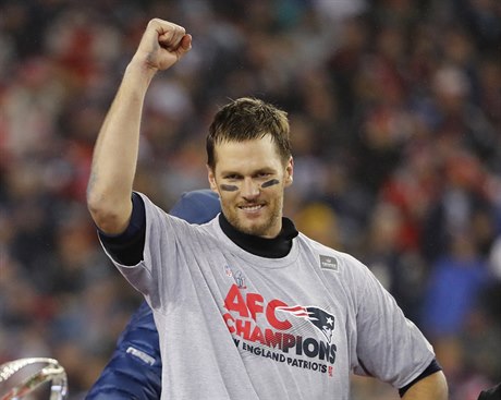 Tom Brady z New England Patriots slaví.