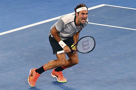 Roger Federer slaví.