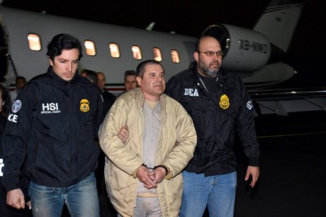 Joaquina Guzmána, šéfa obávaného drogového kartelu Sinaloa, přezdívaného Prcek,...