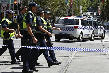 Policie uzavela místo tragédie - Bourke Street.