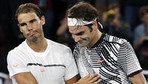 Rafael Nadal a Roger Federer po finle Australian Open 2017.
