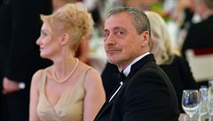 Charitativní ples Miloe a Ivany Zemanových, mezi hosty byl i ministr obrany...