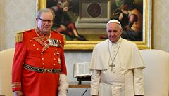 Velmistr maltézských rytířů končí. Kvůli reakci Vatikánu na kondomy v Africe