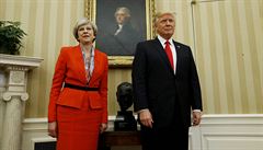 Theresa Mayová a Donald Trump bok po boku v Bílém dom.