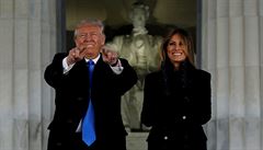 Nastupující americký prezident se svou manelkou Melanií pi uvítacím koncertu...