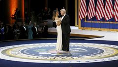 Trumpovi se protanili temi inauguranmi plesy. Zatanili si na pse My Way