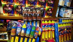 V pražské tržnici SAPA se i přes zákaz prodávala zábavní pyrotechnika, navíc s vyšším množstvím výbušných látek