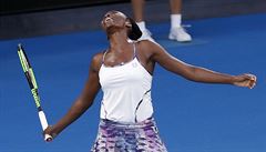 Venus Williamsová po zkaeném úderu.