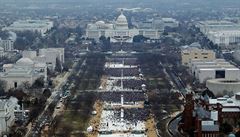 Trump pesvduje fotkou v presscentru, e ast na jeho inauguraci byla vysok