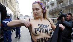 Oksana �a�ková p�i jednom z protest�.