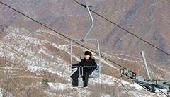 Kim ong-un na lanovce ve svém luxusním resortu.