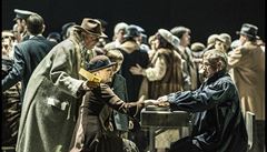 Tosca: porouchaný stroj času vyprovodilo z Národního divadla bučení