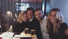 Foto s legendami. Jágr se vyfotil s Lemieuxem a pak spolu s Veronikou a Gretzkym