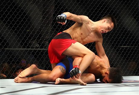 UFC Fight Night 104: Korejská zombie Chan Sung Jung ukonuje Dennise Bermudeze.