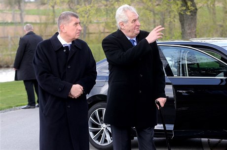 Ministr financí Andrej Babi s prezidentem republiky Miloem Zemanem.