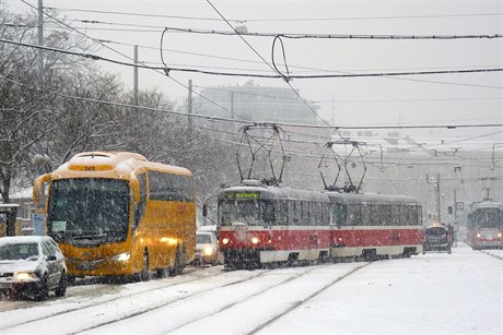 Linky mstské hromadné dopravy v Brn nabíraly kvli nepetritému snení...