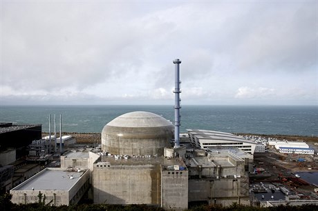 Francouzská jaderná elektrárna ve Flamanville.