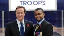 Johnson Beharry, dritel Viktoriina ke. Na snmku s bvalm britskm...