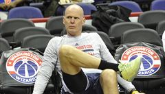 Asistent trenéra basketbalist Washingtonu Wizards David Adkins pi...
