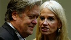 Kellyanne Conwayová se Stevem Bannonem